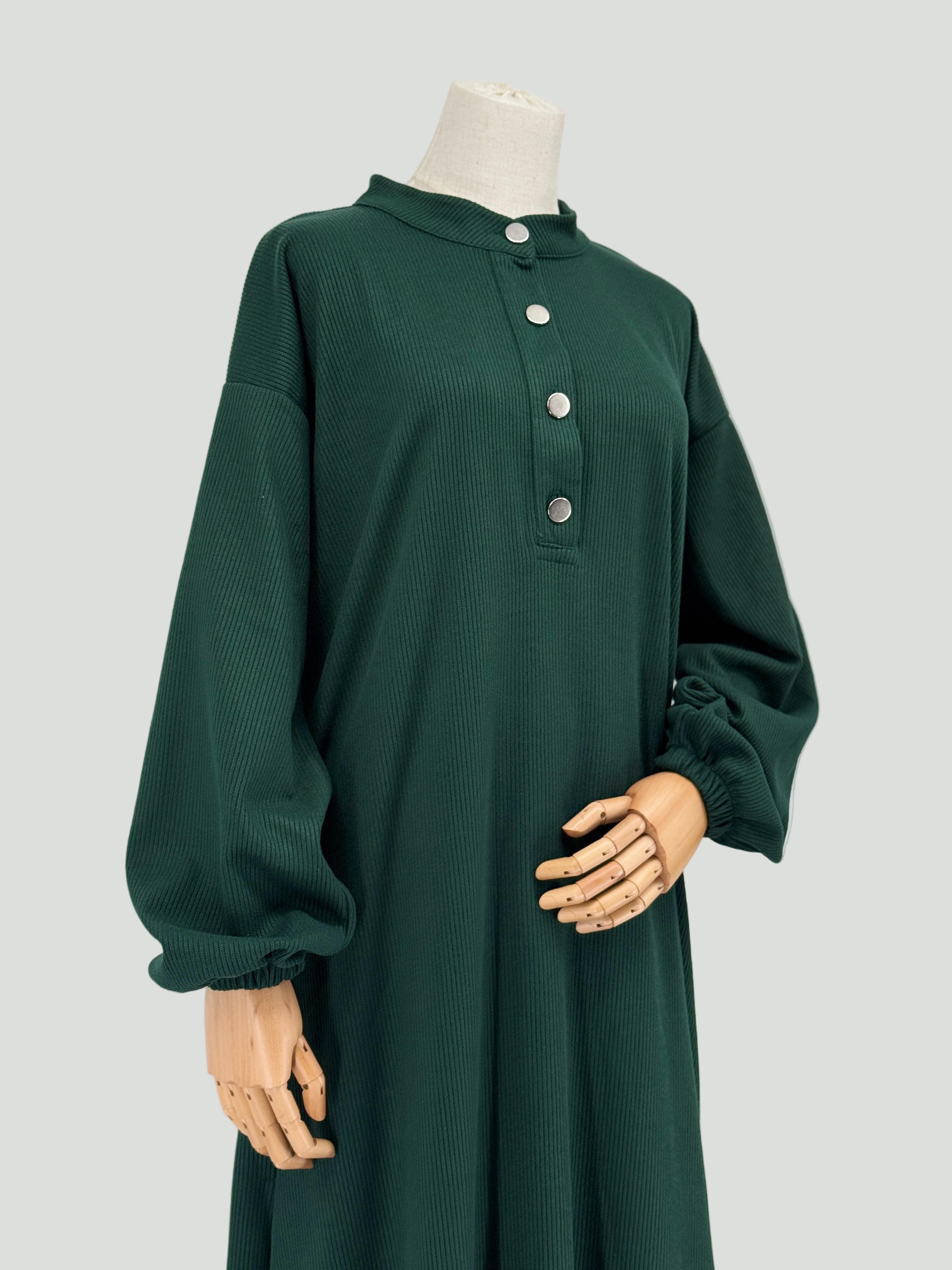 long green ribbed matching set on a mannequin against a white background